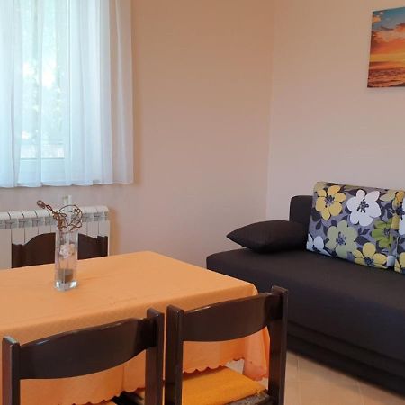 Apartment Jf Rezine 洛夫兰 外观 照片